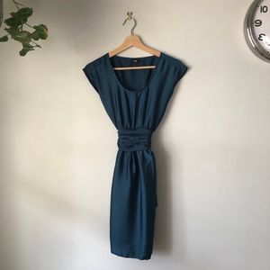 Satiny H&M party dress - Size 6